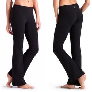 Athleta Revelation Flare Yoga Leggings Size XS Black